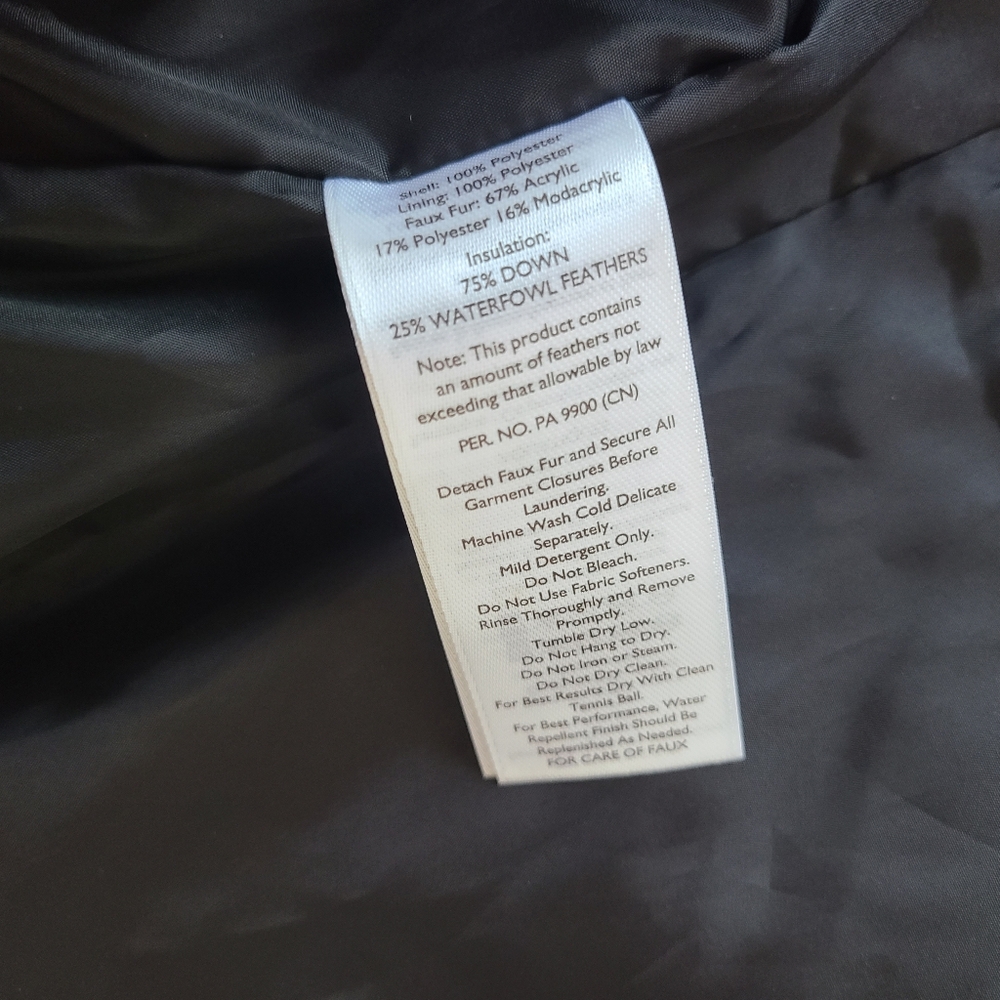 Eddie Bauer Women's Classic Down Vest NWT Size S - Picture 7 of 11